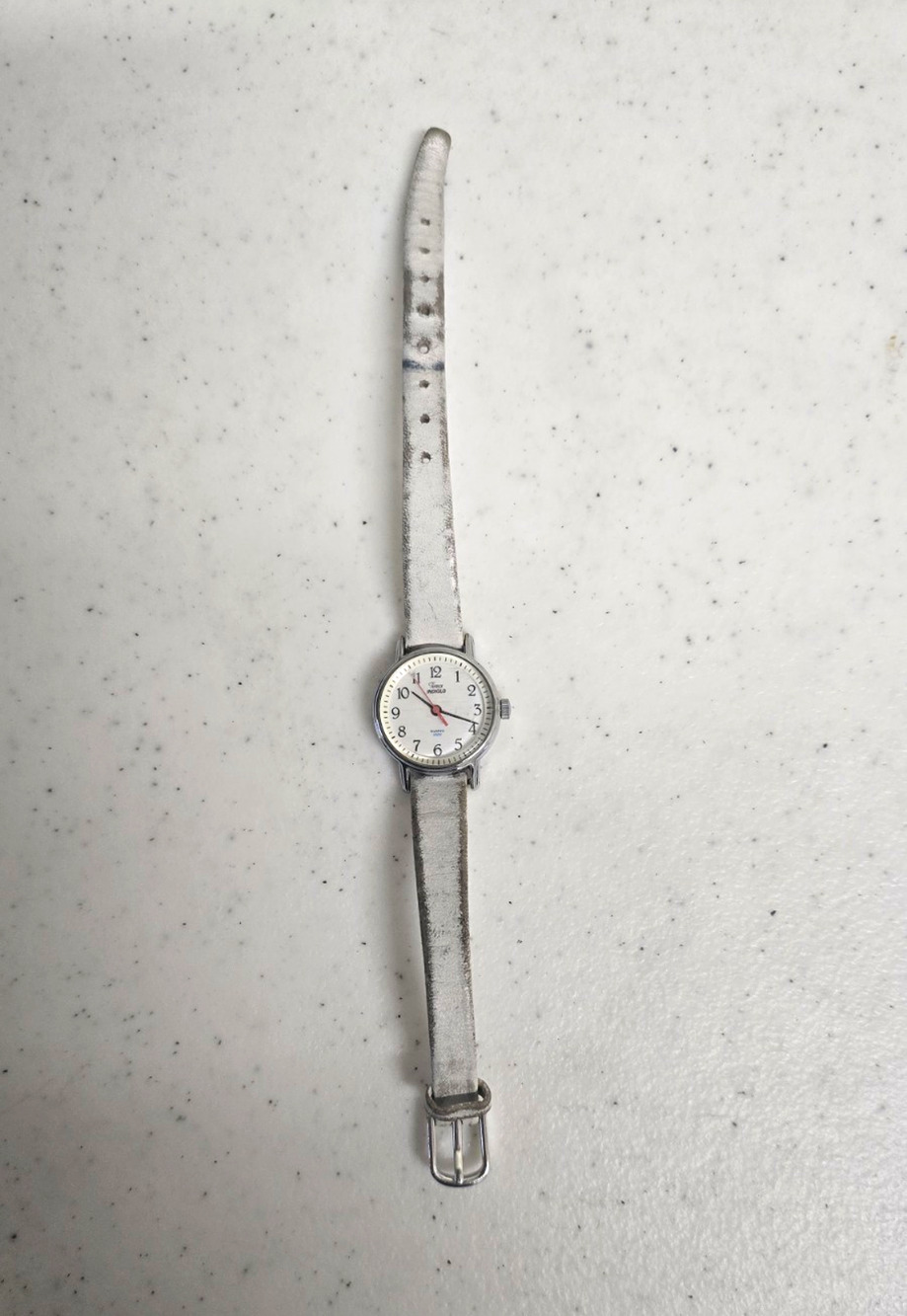 Vintage Timex Indiglo Women's Watch White Dial Leather Band WORKING Backlight